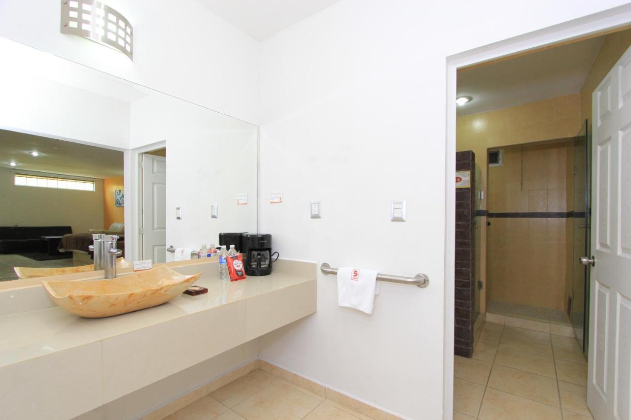 Hotel 5 inn Silao Buitenkant foto